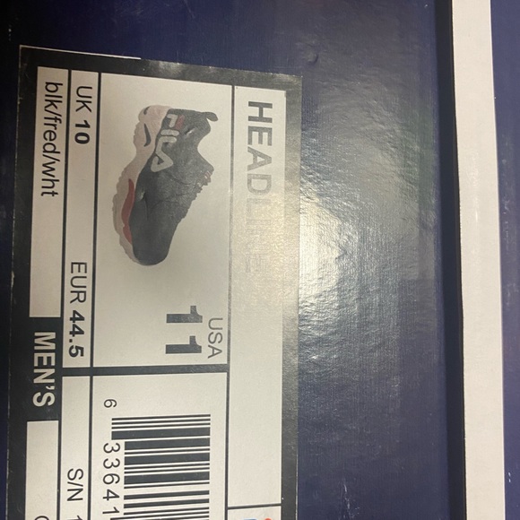 MENS FILA Headline sneaker. Tried on but never worn size 11 (US) - Picture 2 of 7